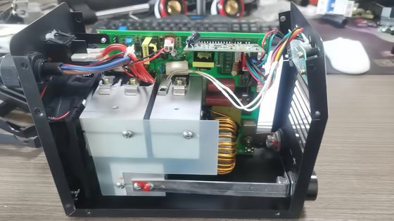 3.7KVA 입력 전력 60V AC220V 120A 휴대용 및 컴팩트
